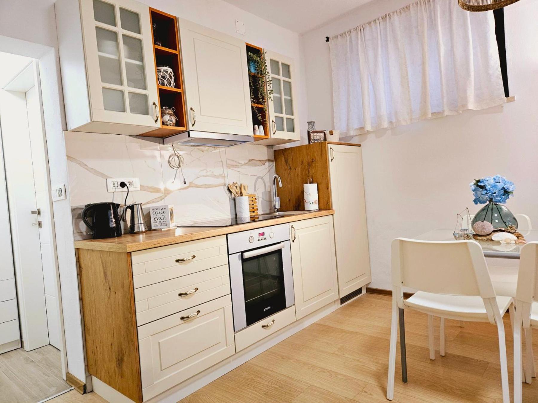 Apartma Tul Izola Bagian luar foto